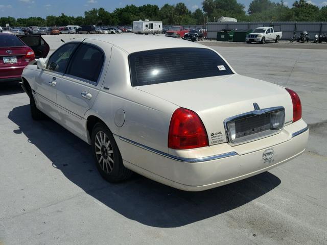 1LNHM81V17Y610321 - 2007 LINCOLN TOWN CAR S WHITE photo 3