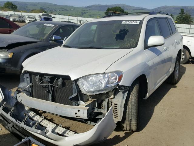 5TDJK3EH4AS031474 - 2010 TOYOTA HIGHLANDER WHITE photo 2