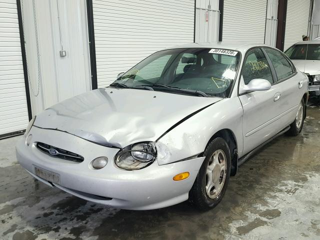 1FAFP52U8WA247844 - 1998 FORD TAURUS LX SILVER photo 2