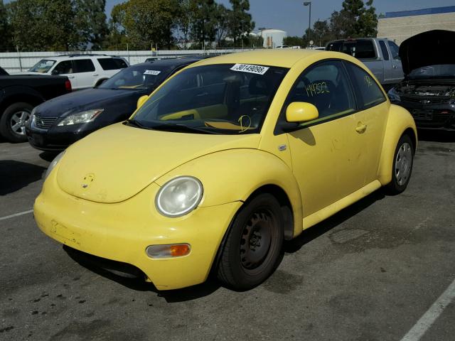 3VWCC21C2XM441075 - 1999 VOLKSWAGEN NEW BEETLE 黄色 照片 2