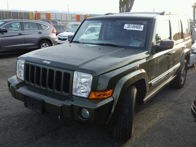 1J8HG48K76C297439 - 2006 JEEP COMMANDER GREEN photo 2