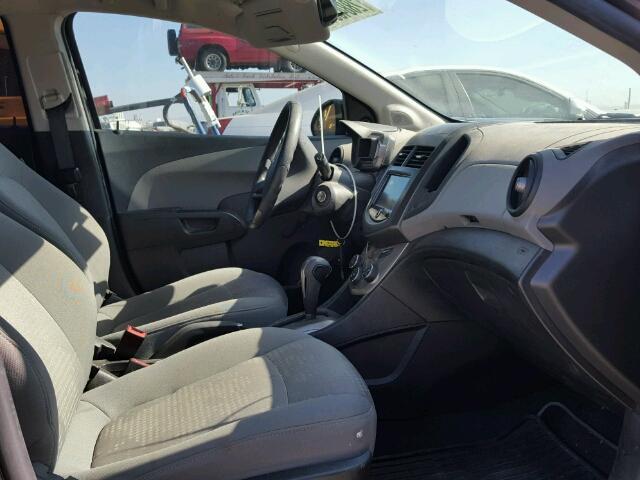1G1JA6SH5D4253605 - 2013 CHEVROLET SONIC LS CHARCOAL photo 5