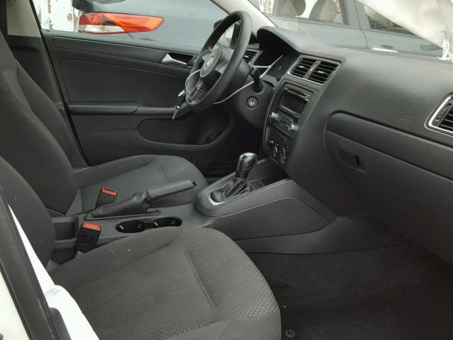 3VW2K7AJ7DM209402 - 2013 VOLKSWAGEN JETTA BASE თეთრი ფოტო 5