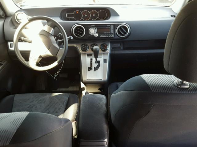 JTLZE4FE8B1118978 - 2011 TOYOTA SCION XB SILVER photo 9