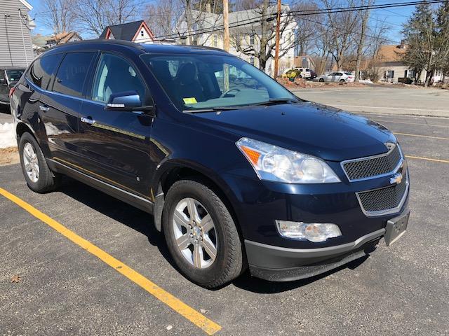 1GNLVFED4AS105456 - 2010 CHEVROLET TRAVERSE L BLUE photo 2