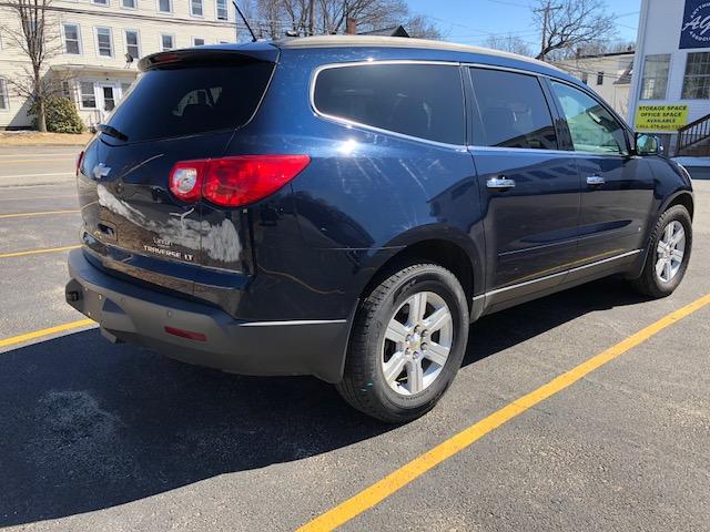 1GNLVFED4AS105456 - 2010 CHEVROLET TRAVERSE L BLUE photo 3