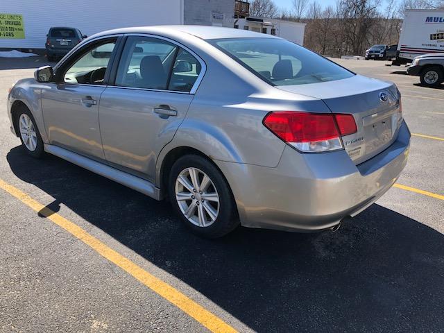 4S3BMBB65B3225400 - 2011 SUBARU LEGACY 2.5 SILVER photo 4