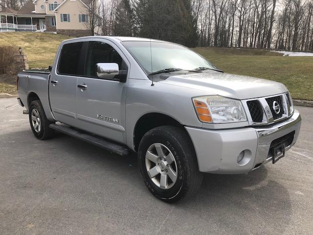 1N6AA07B85N553513 - 2005 NISSAN TITAN XE SILVER photo 2