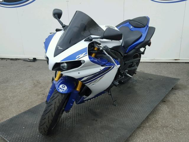 JYARN23Y6EA003956 - 2014 YAMAHA YZFR1 C BLUE photo 2