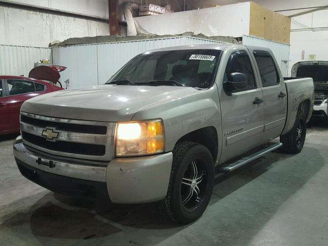 2GCEC13C671614901 - 2007 CHEVROLET SILVERADO SILVER photo 2