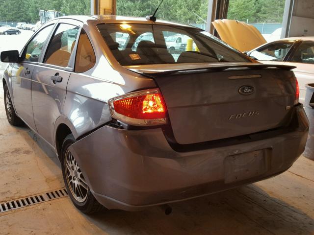 1FAHP3FN1BW203178 - 2011 FORD FOCUS SE GRAY photo 3