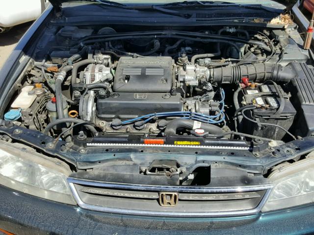 1HGCE6643TA005592 - 1996 HONDA ACCORD LX GREEN photo 7