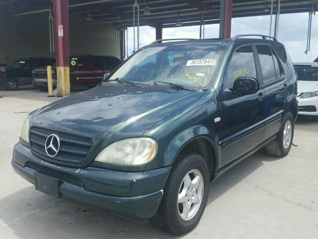 4JGAB54E8YA187538 - 2000 MERCEDES-BENZ ML 320 GREEN photo 2