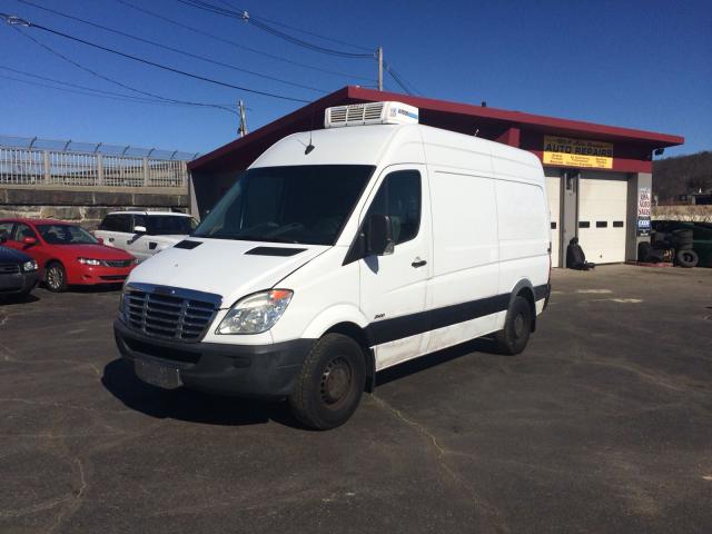WDYPE745985232081 - 2008 FREIGHTLINER SPRINTER 2 WHITE photo 2
