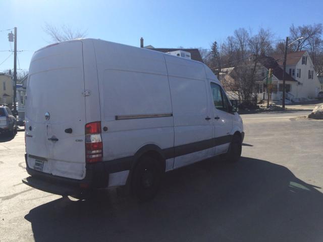 WDYPE745985232081 - 2008 FREIGHTLINER SPRINTER 2 WHITE photo 4