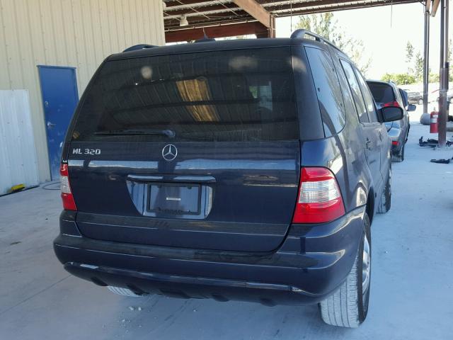 4JGAB54E82A318149 - 2002 MERCEDES-BENZ ML 320 BLUE photo 4