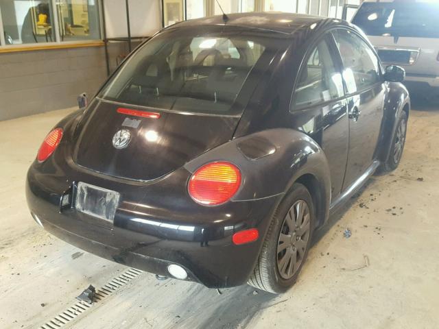 3VWBK21C12M403473 - 2002 VOLKSWAGEN NEW BEETLE BLACK photo 4