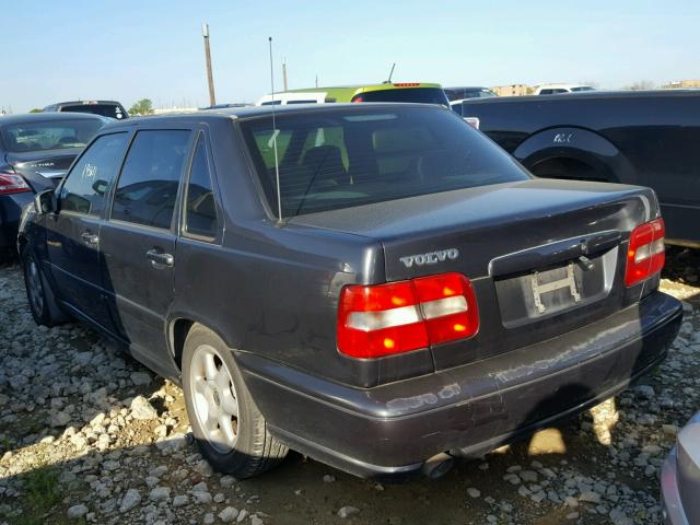 YV1LS5546W1471261 - 1998 VOLVO S70 GRAY photo 3