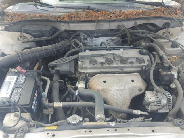 1HGCG5642WA125201 - 1998 HONDA ACCORD LX SILVER photo 7