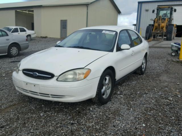 1FAFP55U92A267641 - 2002 FORD TAURUS SES WHITE photo 2