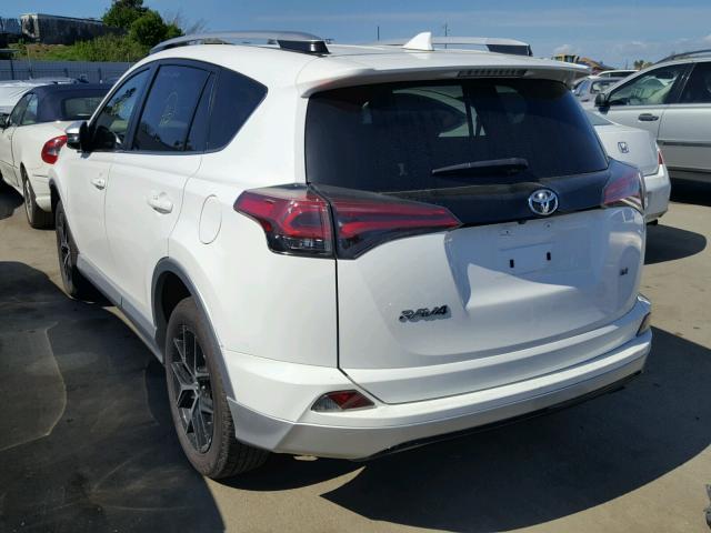 JTMNFREV7GJ076686 - 2016 TOYOTA RAV4 SE WHITE photo 3