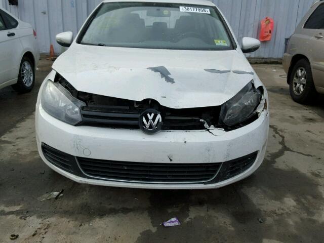 WVWAB7AJ9BW166970 - 2011 VOLKSWAGEN GOLF WHITE photo 9