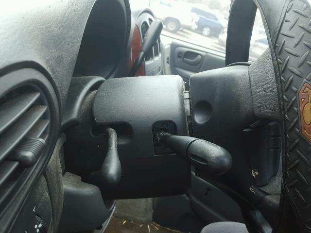 1C4GP45R05B102211 - 2005 CHRYSLER TOWN & COU SILVER photo 8