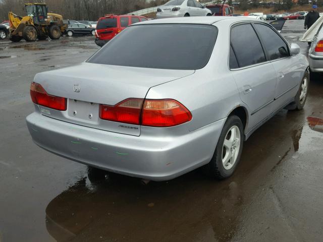 1HGCG6652XA151877 - 1999 HONDA ACCORD LX SILVER photo 4