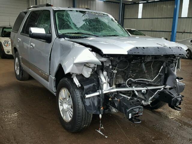 5LMJJ2J56EEL07733 - 2014 LINCOLN NAVIGATOR SILVER photo 1