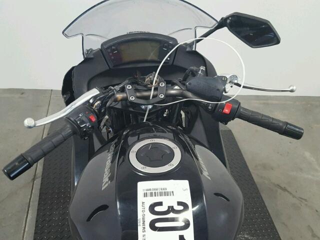 JKAEXEC18BDA69272 - 2011 KAWASAKI EX650 C 黑色 照片 8