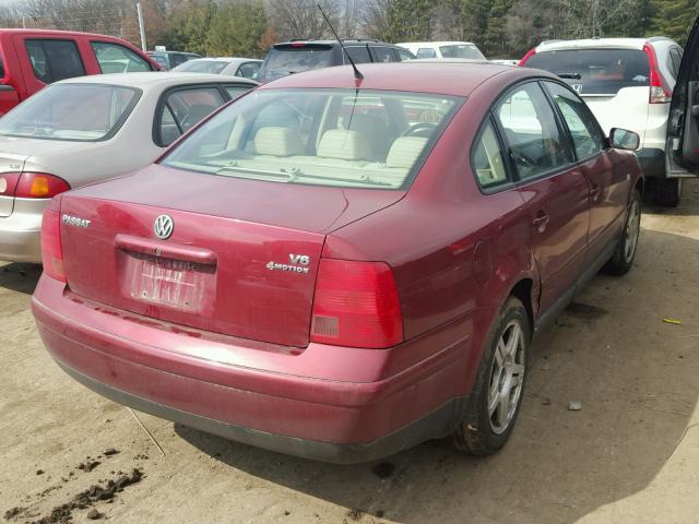 WVWUH23B2YE199117 - 2000 VOLKSWAGEN PASSAT GLX RED photo 4