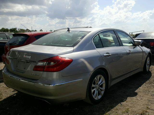 KMHGC4DD3DU210158 - 2013 HYUNDAI GENESIS 3. SILVER photo 4