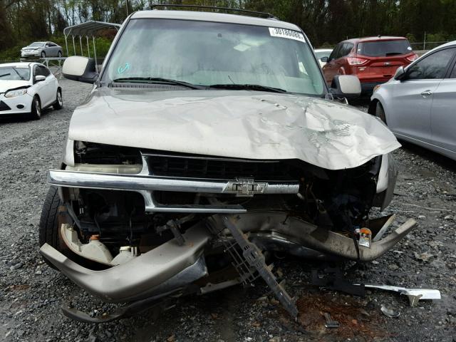 3GNEC16T61G181596 - 2001 CHEVROLET SUBURBAN C TAN photo 9