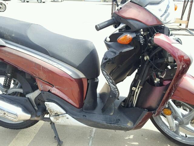 ZDCKF1011AF001137 - 2010 HONDA SH150 D MAROON photo 7