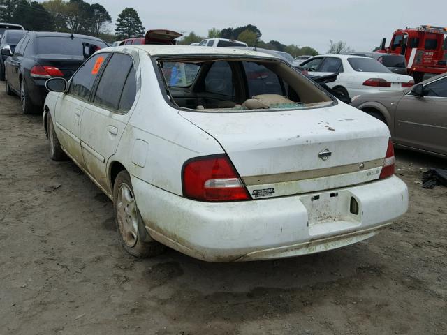 1N4DL01A9YC247386 - 2000 NISSAN ALTIMA XE WHITE photo 3