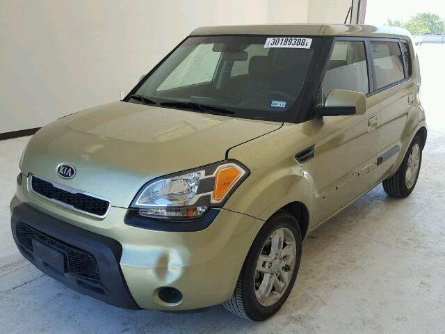 KNDJT2A21A7160145 - 2010 KIA SOUL + GREEN photo 2