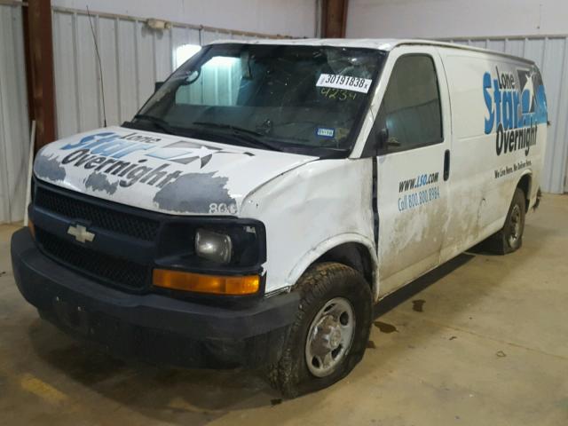 1GCGG25C691104234 - 2009 CHEVROLET EXPRESS G2 WHITE photo 2