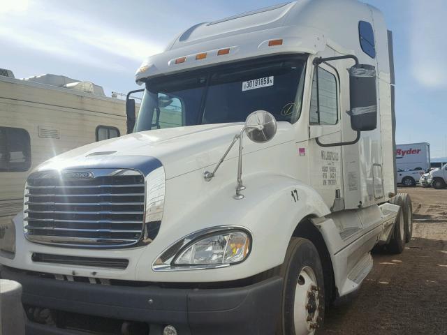 1FUJA6CK57PX78578 - 2007 FREIGHTLINER CONVENTION WHITE photo 2