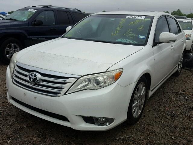 4T1BK3DB4BU389362 - 2011 TOYOTA AVALON BAS WHITE photo 2