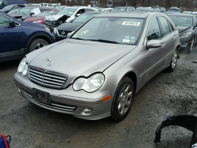 WDBRF81J75F675438 - 2005 MERCEDES-BENZ C 240 4MAT GRAY photo 2