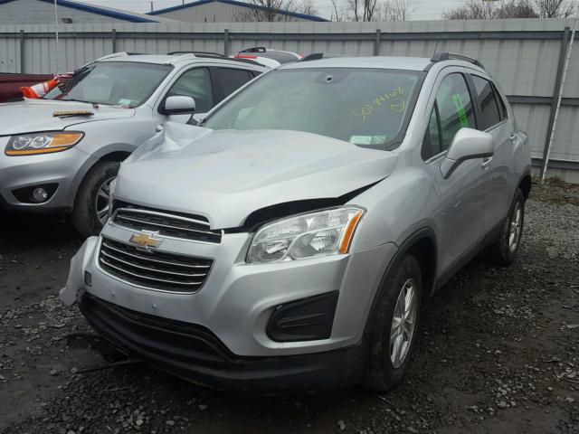 3GNCJPSB4GL266899 - 2016 CHEVROLET TRAX 1LT SILVER photo 2