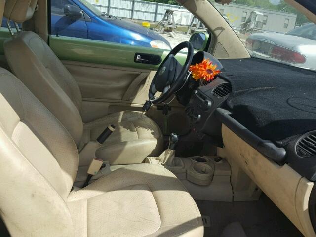 3VWCK21C22M403275 - 2002 VOLKSWAGEN NEW BEETLE 绿色 照片 5