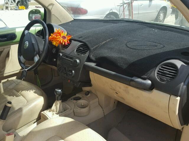 3VWCK21C22M403275 - 2002 VOLKSWAGEN NEW BEETLE 绿色 照片 9