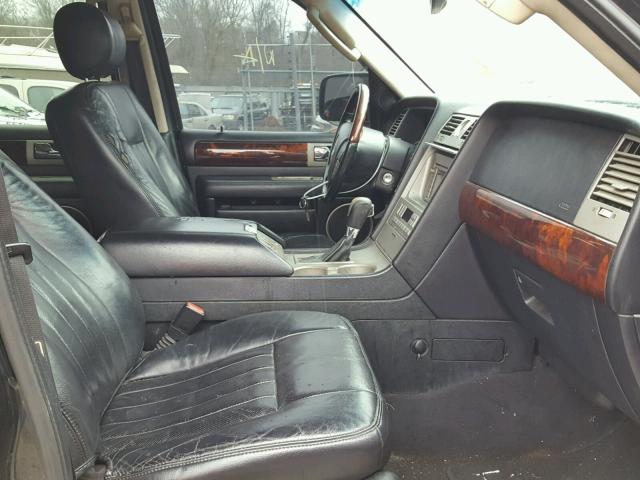 5LMFU28R23LJ41063 - 2003 LINCOLN NAVIGATOR შავი ფოტო 5