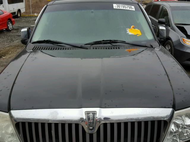 5LMFU28R23LJ41063 - 2003 LINCOLN NAVIGATOR შავი ფოტო 7