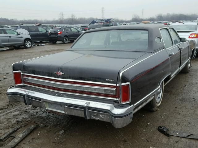 9Y82S677605 - 1979 LINCOLN TOWN CAR BLACK photo 4