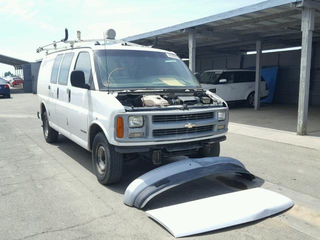 1GCFG25W211124734 - 2001 CHEVROLET EXPRESS G2 WHITE photo 1