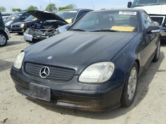 WDBKK49F61F205093 - 2001 MERCEDES-BENZ SLK 230 KO BLACK photo 2