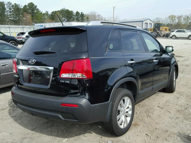 5XYKU4A28BG034673 - 2011 KIA SORENTO EX BLACK photo 4