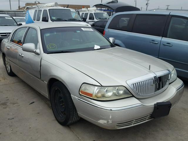 1LNHM82V37Y634215 - 2007 LINCOLN TOWN CAR S SILVER photo 1